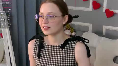 Snapshot of emmasagge chatting on 06.15.26 Emma online show from 06.15.26