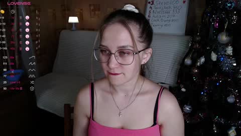 Snapshot of emmatiny chatting on 12.20.24 Mia online show from 12.20.24