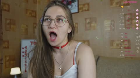 Snapshot of emmatiny chatting on 02.05.25 Mia online show from 02.05.25