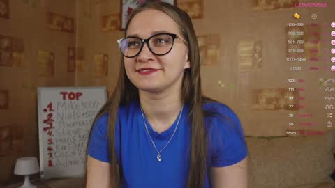 Snapshot of emmatiny chatting on 02.08.25 Mia online show from 02.08.25