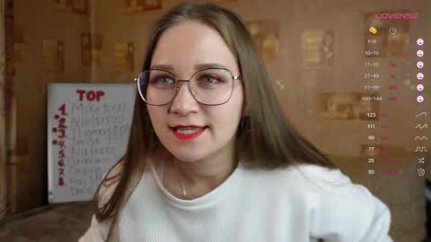 Snapshot of emmatiny chatting on 03.12.25 Mia online show from 03.12.25