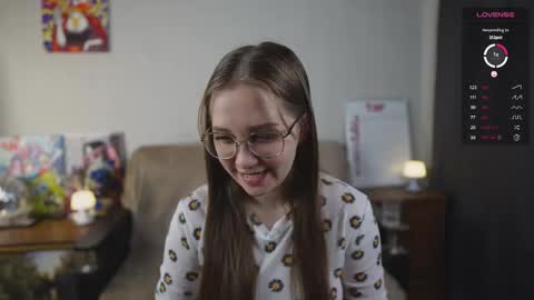 Snapshot of emmatiny chatting on 10.16.25 Mia online show from 10.16.25