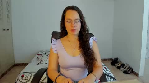 Emma Torres online show from 03.08.25