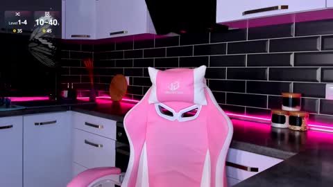 Snapshot of emmavictori chatting on 01.21.25 Shaiya online show from 01.21.25