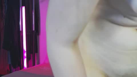 Snapshot of emmawright02 chatting on 10.26.25 Emma online show from 10.26.25