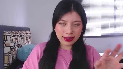 Snapshot of emmi_0 chatting on 10.05.25 Emily Independent model online show from 10.05.25