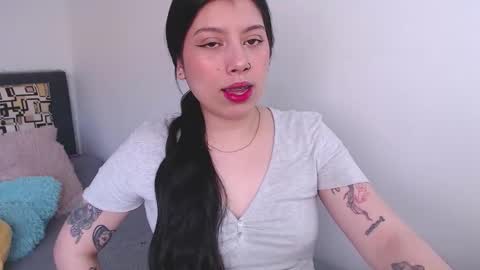 Snapshot of emmi_0 chatting on 10.26.25 Emily Independent model online show from 10.26.25