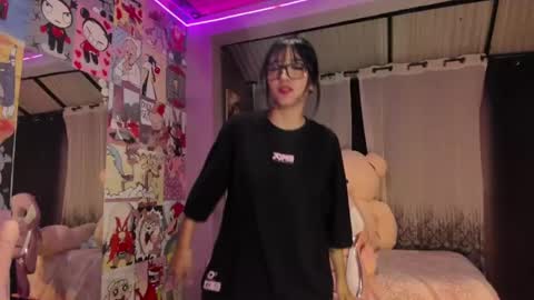 emmi_lyy online show from 09.18.25