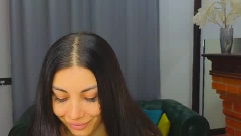 Snapshot of emmi_swon chatting on 10.15.25 Mia online show from 10.15.25