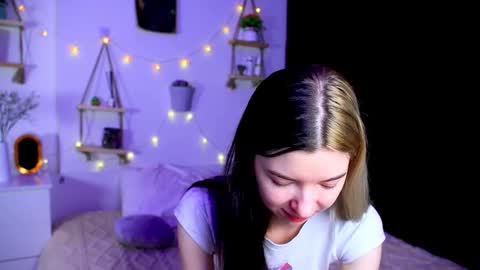 Snapshot of emmie_everly chatting on 10.16.25 emmie_everly online show from 10.16.25