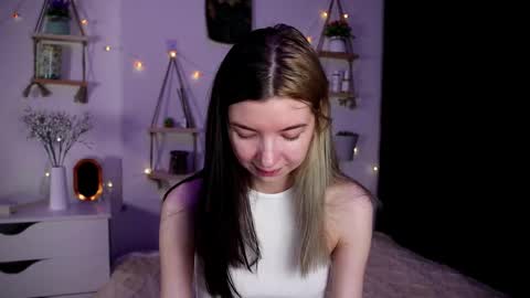 Snapshot of emmie_everly chatting on 10.21.25 emmie_everly online show from 10.21.25