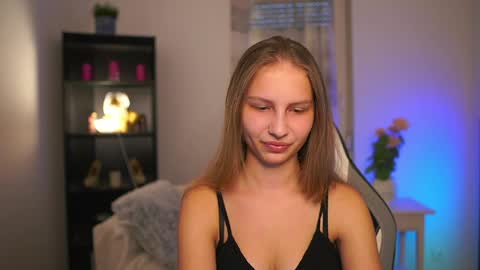 Snapshot of emmie_murray chatting on 03.28.26 Emmie online show from 03.28.26
