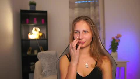 Snapshot of emmie_murray chatting on 04.05.26 Emmie online show from 04.05.26