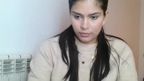Snapshot of emmie_xxx chatting on 09.29.25 emmie online show from 09.29.25