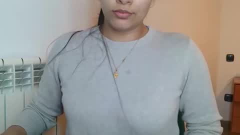 Snapshot of emmie_xxx chatting on 10.07.25 emmie online show from 10.07.25