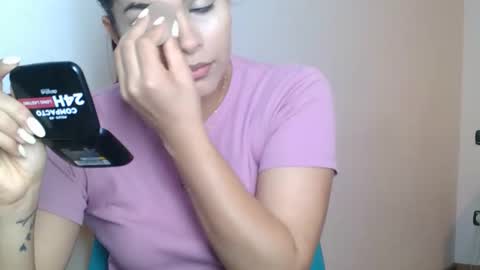 Snapshot of emmie_xxx chatting on 10.09.25 emmie online show from 10.09.25