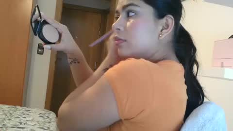 Snapshot of emmie_xxx chatting on 10.29.25 emmie online show from 10.29.25