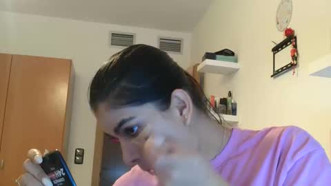 Snapshot of emmie_xxx chatting on 10.31.25 emmie online show from 10.31.25