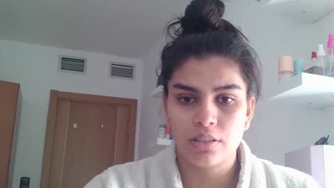 Snapshot of emmie_xxx chatting on 11.02.25 emmie online show from 11.02.25