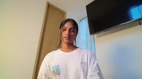 Snapshot of emmily_forever chatting on 01.22.25 emmily online show from 01.22.25