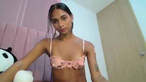 Snapshot of emmily_forever chatting on 02.07.25 emmily online show from 02.07.25