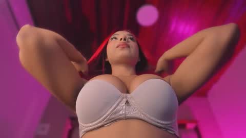 Snapshot of emmily_savage chatting on 11.07.25 online show from 11.07.25