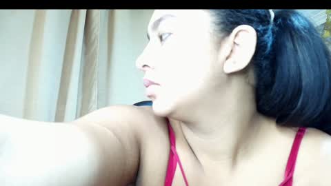 Snapshot of emmily_xue chatting on 12.24.24 Maria Camila online show from 12.24.24