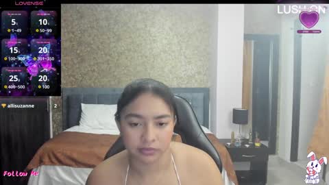 Snapshot of emmily_xue chatting on 01.16.25 Maria Camila online show from 01.16.25