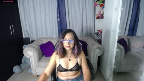 Emmily online show from 01.04.25