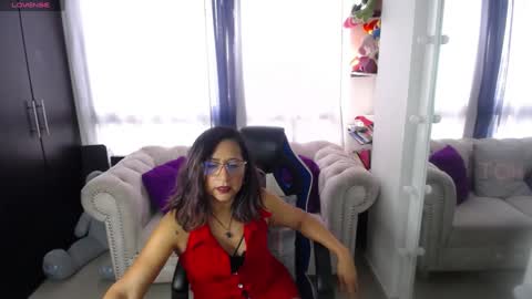 Emmily online show from 01.04.25