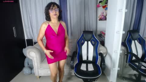Emmily online show from 01.11.25