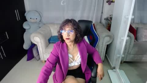 Emmily online show from 02.11.25