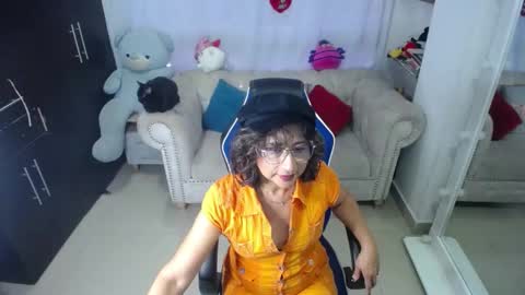 Emmily online show from 03.10.25