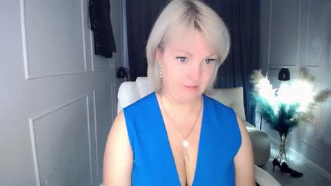 emmmam online show from 10.14.25