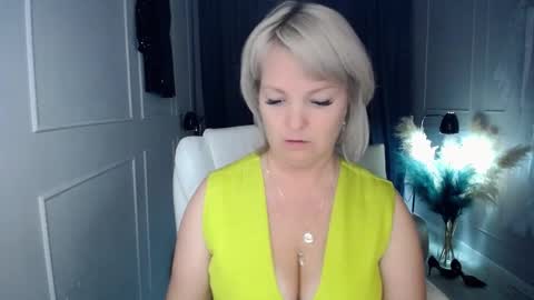 emmmam online show from 10.18.25