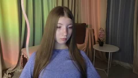Snapshot of emmy_dreamy_ chatting on 06.25.26 emmy_dreamy_ online show from 06.25.26