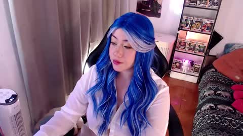 Emmy Ruiz - independent model online show from 12.20.25