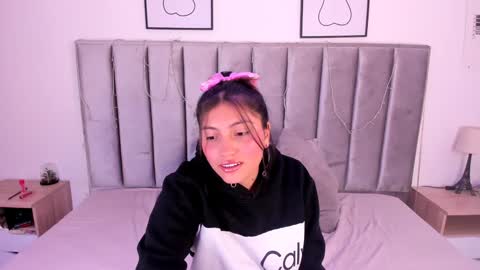 Emily  Laila  online show from 01.07.25
