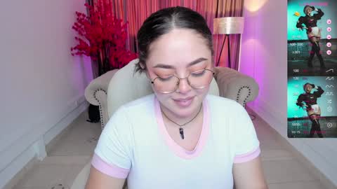 Snapshot of emmy_walker1 chatting on 02.05.25 Emmy Walker online show from 02.05.25