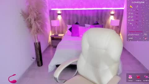 Snapshot of emmy_walker1 chatting on 09.10.25 Emmy Walker online show from 09.10.25