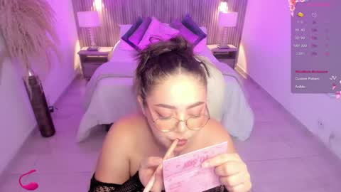 Snapshot of emmy_walker1 chatting on 09.18.25 Emmy Walker online show from 09.18.25