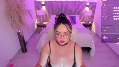 Snapshot of emmy_walker1 chatting on 09.30.25 Emmy Walker online show from 09.30.25