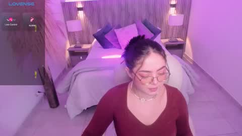 Snapshot of emmy_walker1 chatting on 10.24.25 Emmy Walker online show from 10.24.25