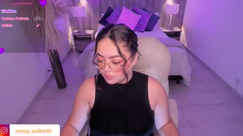 Snapshot of emmy_walker1 chatting on 11.05.25 Emmy Walker online show from 11.05.25