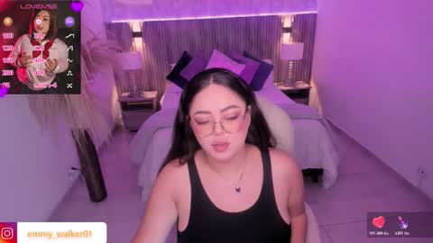 Snapshot of emmy_walker1 chatting on 11.07.25 Emmy Walker online show from 11.07.25