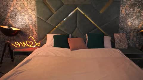 Snapshot of emmycharm chatting on 10.27.25 E M M Y online show from 10.27.25