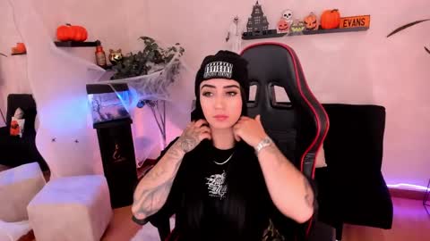 Emmy Evans  online show from 10.17.25