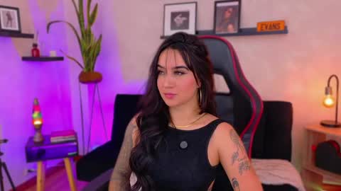 Emmy Evans  online show from 02.05.26