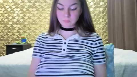 Snapshot of emonyashka chatting on 05.17.26 Emo online show from 05.17.26
