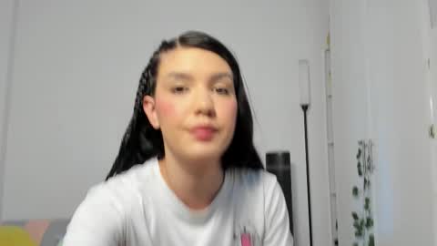 Snapshot of emperatriiiz chatting on 11.23.25 Emperatriz online show from 11.23.25